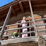 Mazot Agora & Family Trip - Ouest R+1 Salvan